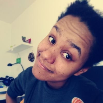 . Sciences-Po Grenoble 🏔️
. Erasmus in Deutschland 🇧🇪
. Black feminism 💪🏿 👸🏾
. What else ? 😊