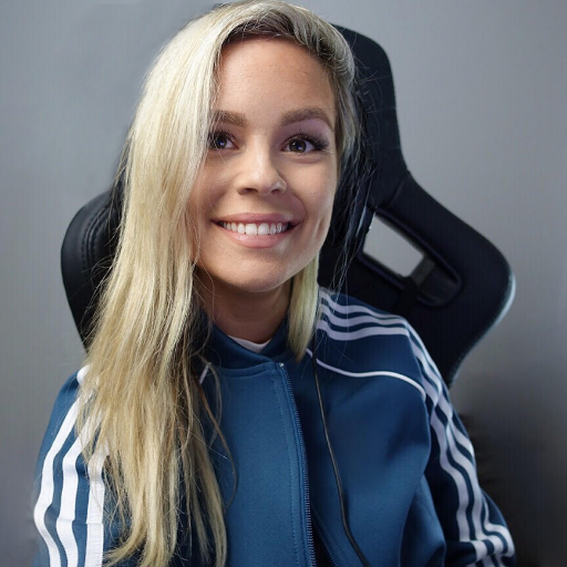 🇳🇴 Norwegian | Twitch Ambassador | FPS +MMO gamer | Business: emziatv@gmail.com Sponsors: @hyperx @komplettno @monsterenergy