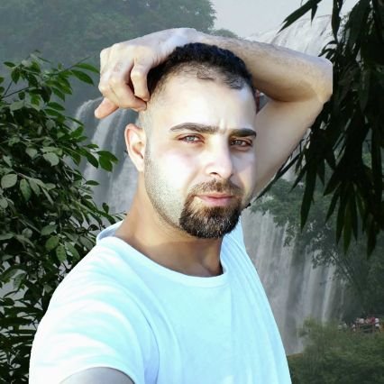 إنْ مرَّ الحُزن على قلوبكم، فلا تسمحوا لهُ بطولِ الاقامة رجاءً، وتأكدوا أنَّ لكم قلوبًا لا يليقُ بها إلا أنْ تفرحَ وتسعد ♥️✨
Tawfek 💙