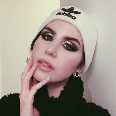 MTL 🇨🇦♀ Cosplayer, Disney and Potter obsessed Self-Taught makeup artist 💄 Lost boy, Gryffindor, Pirate, Depp head 🛠 COG Newt, Hiccup NextCon: CAPE