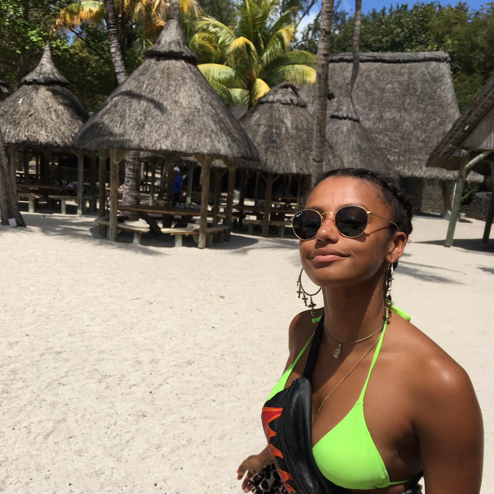 shalombf's profile picture. 