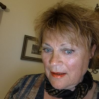 49_hahnang's profile picture. Nachdenklich, kritisch, aber trotzdem lebenslustig. 
Interessiert an Politik, Kultur und Humor. 
Für Demokratie, für Europa!👍🚵‍♀️🤯🦎🐓🐞🤝🌍