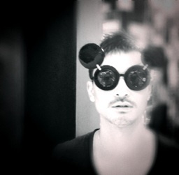 eyebobos's profile picture. bobos가 전하는 아름다운 안경이야기 / optical & sunglasses / bobos 공식 트위터써비스입니다