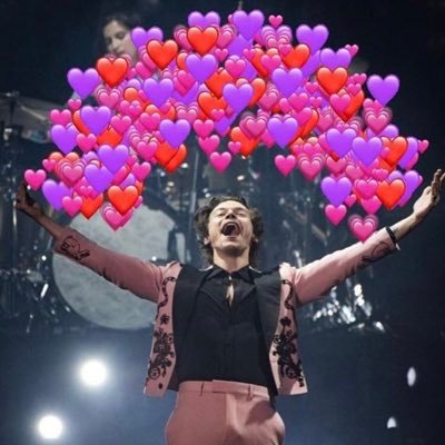 _enisik's profile picture. i a m s e n s i t i v e