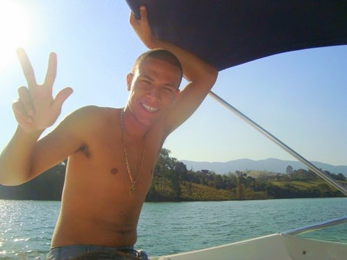 Nao sou colirio ,desculpa.