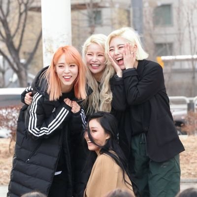 마마무(MAMAMOO) 솔라 문별 휘인 화사 / 업로드 된 사진은 배포 및 2차가공 자유롭게 하셔도됩니다. (상업적 이용은 X)