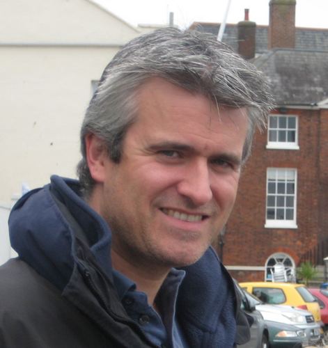 Tech guy. Enjoy running, cycling, swimming and being with my family (wife and 3 kids + dog).
