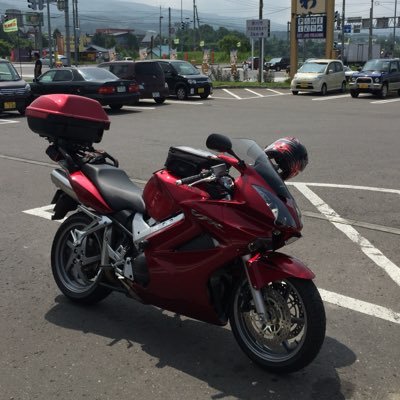 猛士北海道支部札幌本局所属。YAMAHA・DT230M(LANZA)、 HONDA・VFR800(RC46-2)、 三菱・デリカD5JASPERに乗ってます。ガチ勢。