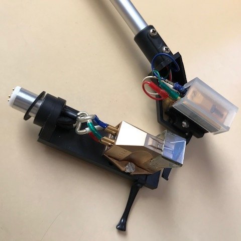 ayaseshingen_'s profile picture. オーディオの趣味が復活してレコードを聴いてますが、
ハイレゾのデジタル音源も聴いてます。
勧誘系を除いて【相互フォロー】しますので、フォローをお願いします。
下記のサイトでブログも書いてます。