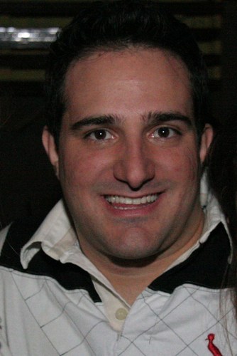 LuizColucci's profile picture. Administrador formado, pós-graduado pela FGV. Trabalha em uma indústria têxtil, JOLITEX, na área de planejamento, controle e estratégia.