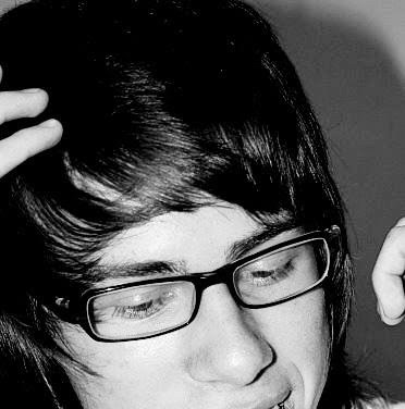 freakfee's profile picture. 18 anos, baterista, pensador, meio doido talves...