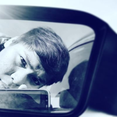 Just your average Gamer/Twitch Streamer.  
Hit That Follow -
🍄https://t.co/IxFPSwRpaq