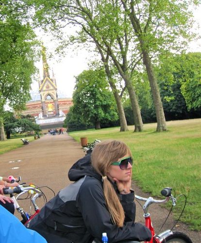 piphunt's profile picture. Professional skier, foodie and freelance writer