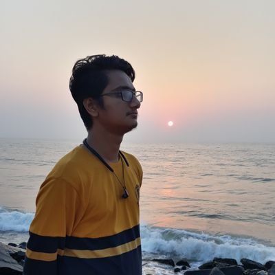 I'm a front-end engineer with 3+ long stretches of experience creating website and user interface.