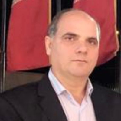 اندکی روزنامه نگار و اندکی اهل سیاست و بیشتر نگران وطن