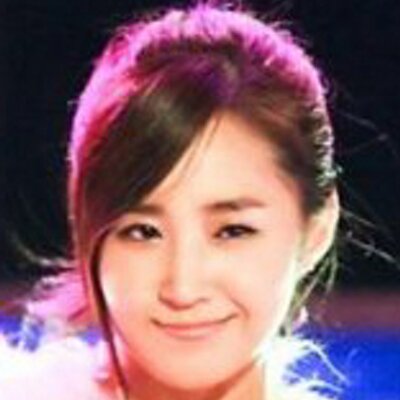 Aki Snsd 少女時代テヨンの髪型が話題 ブラウンカラーに端だけ金髪で染色 Kor Http Bit Ly Mqwwl4 Smtから帰国したテヨン ブラウンの髪に端だけ金髪で染色 別名 鳥の尾頭 ネチズンは可愛い 今夏流行の予感etc Http Twitpic Com 59l9t2