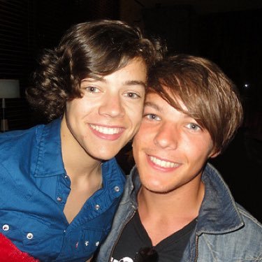 rainbowharryyy1's profile picture. treat people with kindness ~~~~~~~~~~~~~~ larry is my religion 💚💙~~~~~~~~~~~~~~ backup fan account for @rainbowharryyyy