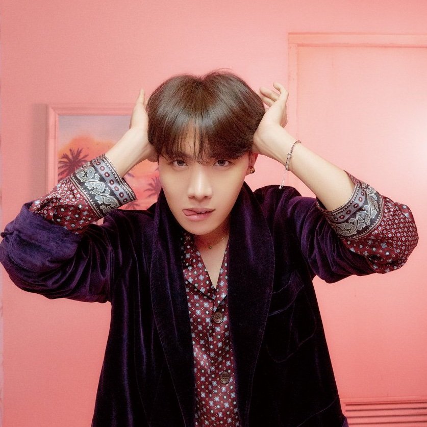 isa || she/her || 17 turning 18 || PH army living in SG || was a gg stan until bangtan happened whoops || i’m Gay™️ but jung hoseok owns my ass