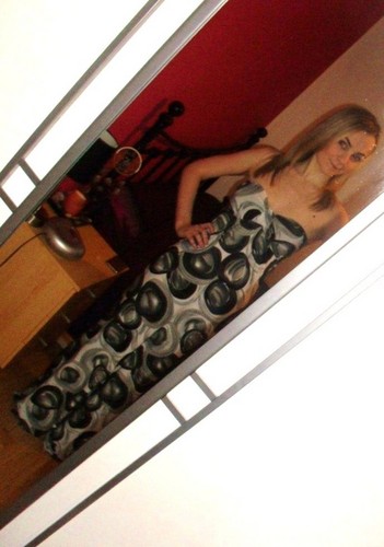 Family,Friends,I am a music freak...Love my tunes,Sunflowers,Spritual things,Art,Karate and My Life.