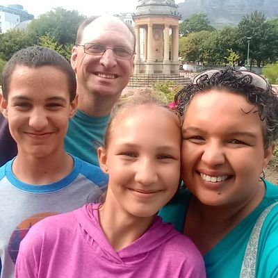 Tami (@rumtumtiggs), Anton (@urbanwalkerCT) & the Zs are #roadtripping #SouthAfrica. https://t.co/nzmWAjPMch #TRLT host #familytravel #shotleft