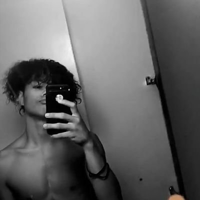 fiaaaui's profile picture. 99ST