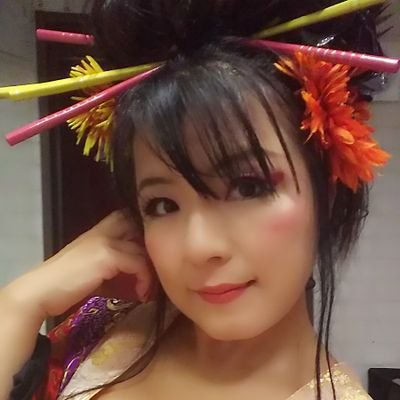 🌹バンドvo.→黒薔薇マダム、フィン・ファンネル、🆕美女木JUNCTION→白塗りバンドvo. 💖アイドルユニット→BaBi(休止中)
🆕独り黒薔薇マダム出演ライブ探してます CD物販出来る所希望→DMにて🌹
ソロでもアニソン等歌ってます
サブ@miranhukaya
刀剣乱舞、謎の魚、🦫が大好き