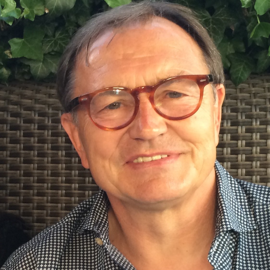 Ewald Lienen Profile