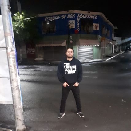 No se retrocede te quedas donde estas y peleas. instagram: rolandocien