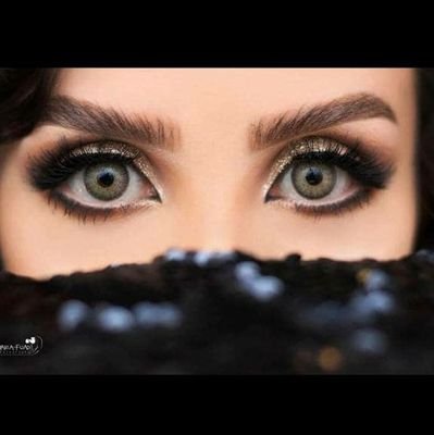 .آنيقه بطريقه مُلفته .. وربما هادئه وكثيرا مجنونة .. متمردة أحياناً ولكن خلف ذلك اﻹزعاج طيبه لا حدود لها نعم أنا آنثى .. بمفآهيمَ مختلفه