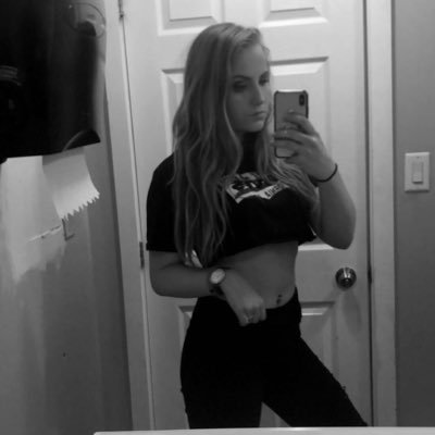 larabelle97's profile picture. | 27 | Oakland Univ. alumni | Tigers Baseball | #1 on the field, #1 in your heart | Katie Tardiff is always in my heart ❤ | plz test my patience I dare you 🖤 |