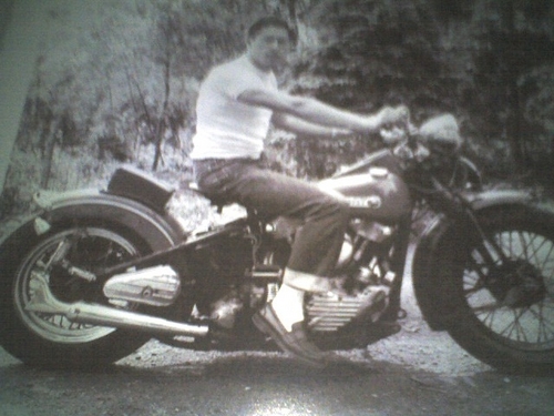 pasmotorcycle's profile picture. Knucklehead motorcycles are the forefathers of EVERY Harley-Davidson today.