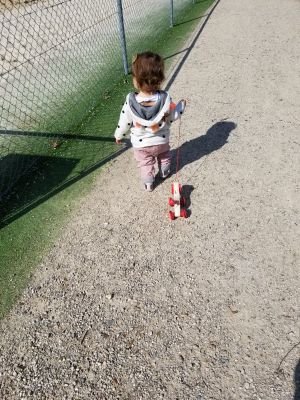 roxkarinka's profile picture. 'faptul că exist eu, dovedește că lumea nu are nici un sens'