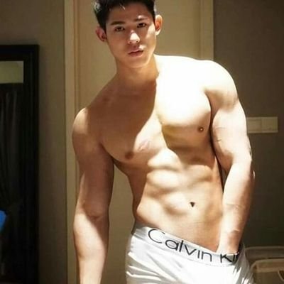 AungLi7's profile picture. 💚👬👬