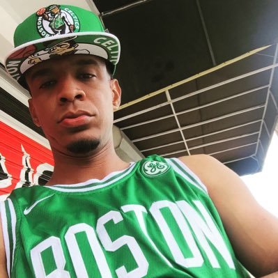 elnegrorko's profile picture. un dia deje caer una lágrima al mar, el dia que la encuentre sera el dia que dejare de amarte.