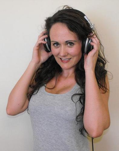 An International DJ & radio presenter, TV & Stage Presenter, Voice Over Artist, Monitor Engineer, Actor, Agent: bessie@ne14.tv @Niksta76 ♪ ♫ ♪ ♫