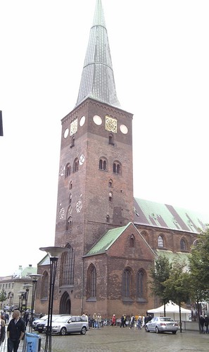 Her kan du få info om hvad der sker i Århus. Giv os besked hvis du har har en begivenhed eller opdager et nyt sted som du synes andre også skal kende.
