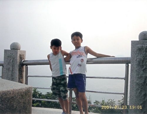 lmy6112's profile picture. 낭만사나이
충주에서 살아요....
나이는 비밀~~
트위터 초보에요~~