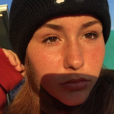 charlottevanvo2's profile picture. hey I’m just your average teenager.