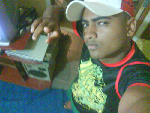 ai galera sou novo no twitter e espero fazer bastante amizade