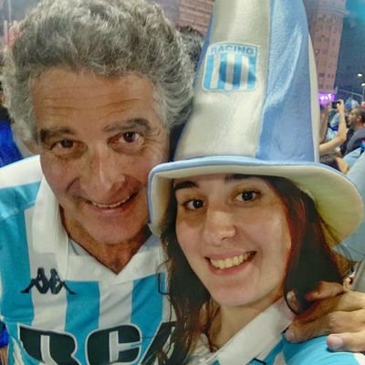 Nieto,hijo,hermano,padre, tío de hinchas de RACING.Socio Bodas de Oro.