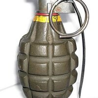 七篠 権兵衛 (@gurnsback) 's Twitter Profile