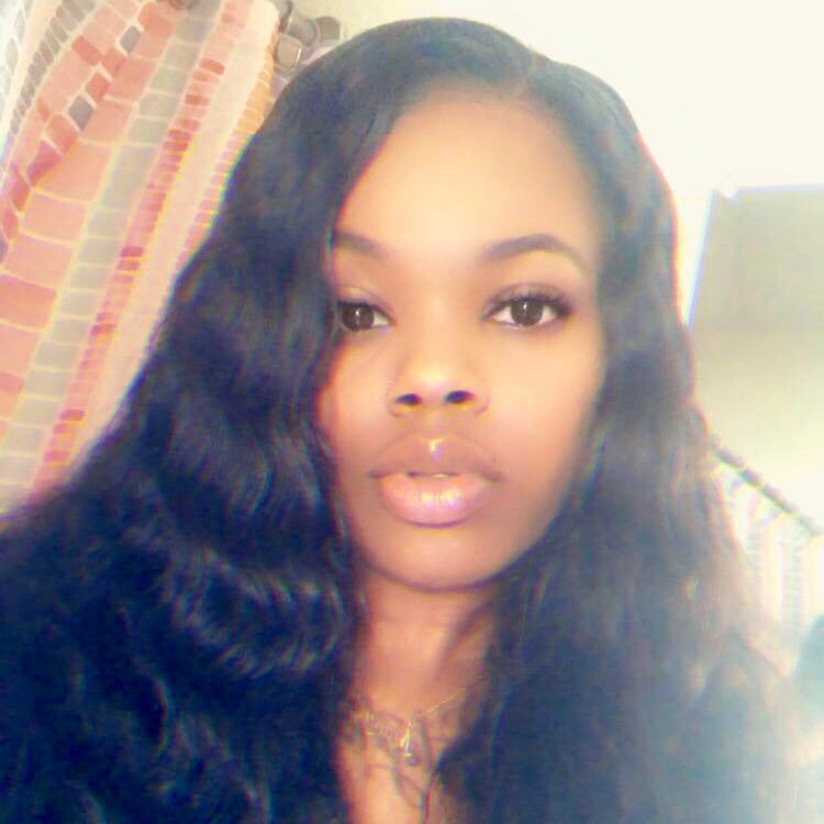 Mother of 2 , krownedLuxuryBeautySalonOwner👑 . Hair Stylist . Live Love Life 💕 To book appointments click link below
