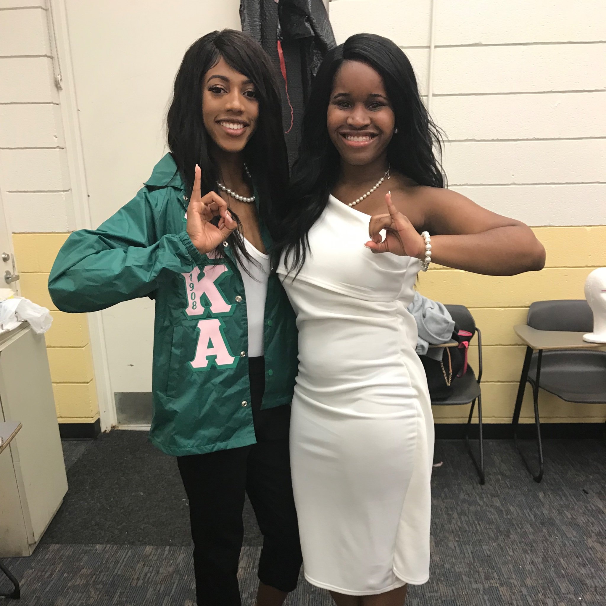 1908. 💖💚👑