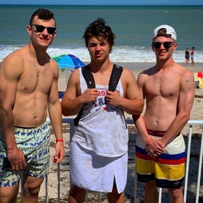 DerekVealey2's profile picture. hilbert 23’