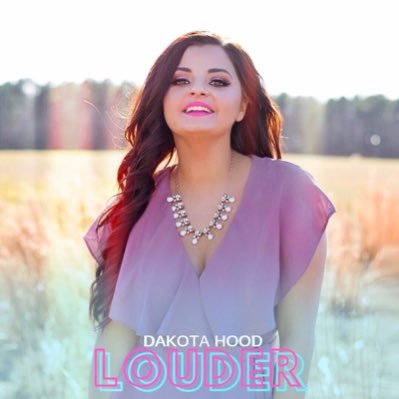 Actress from the Hunger Games and Country music artist. Just trying to make Blue Ivy Carter proud of me. New single “Louder” out now!