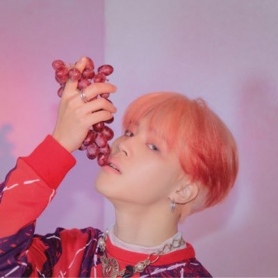 BTS❣️/친해지고 싶은 분들은 뎀이나 다가오셔도 되요 ❣️굿즈 팝니다 뎀 주세요/가끔 굿즈제작과이벵도 합니다 !