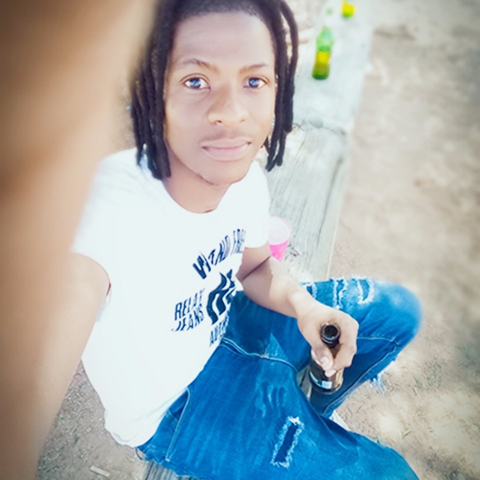 I'm a work in progress, trying to be a better person I can be
FB:KingGee Setlhare