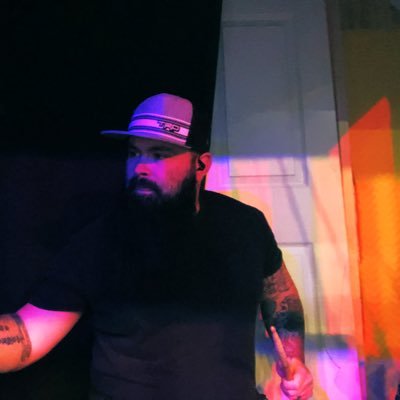 beardeddrumr's profile picture. music if life.