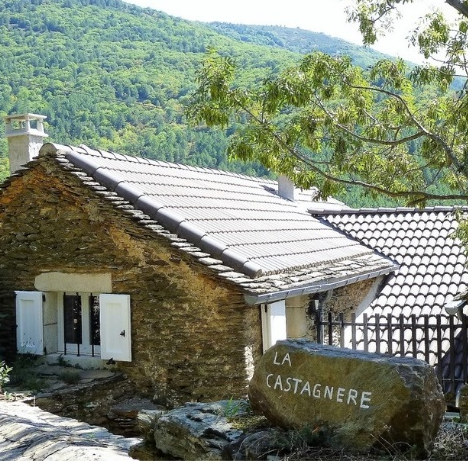 🏡 Gîte authentique & écoresponsable
🌿Au cœur du Parc National des Cévennes
🏡Terrasse, rivière, randonnées
🐾 Chiens bienvenus