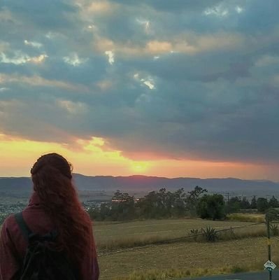 _letrasdefuego's profile picture. Escribo cositas cursis y otras no tanto.